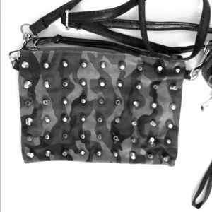 Women’s shoulder bag used no tear normal wear